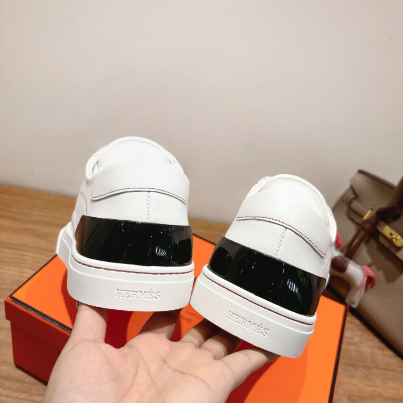 H**me5 sneaker